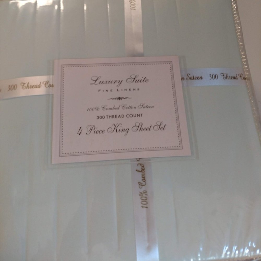 King Size Luxury Suite Cotton on Sateen 300 Count
